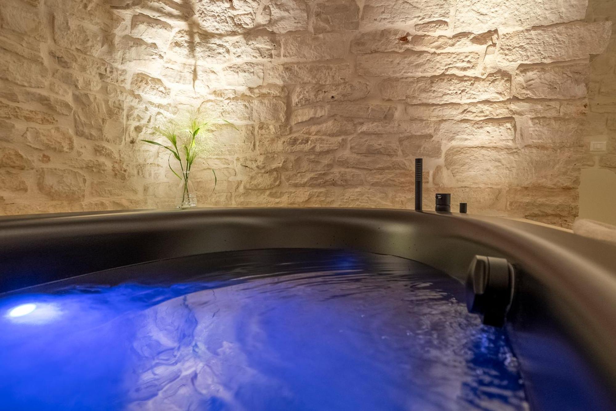 La Mandorla Luxury Trullo Bed and Breakfast Alberobello Buitenkant foto